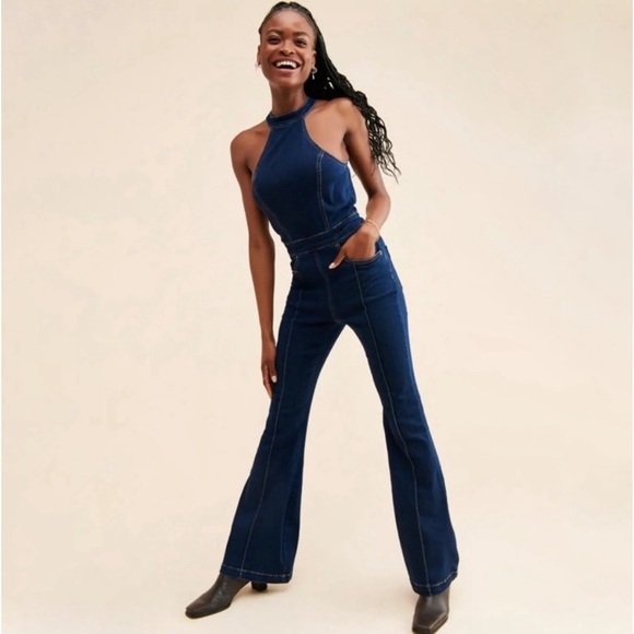 Free People We The Free Sydney CRVY Light Wash Flare Denim Jumpsuit size 12 - Picture 1 of 12